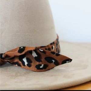 046. Classic leopard hat band in brown and black